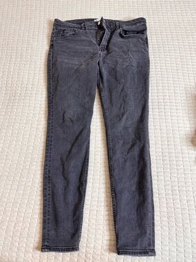 H&M Women's Skinny Jeans in Washed Black